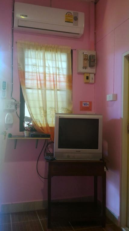 Baan Benjathip Hostel Амфава Екстериор снимка