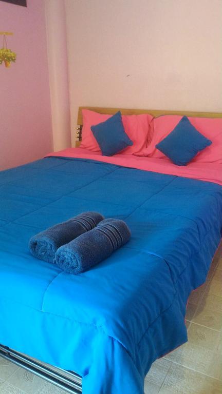 Baan Benjathip Hostel Амфава Екстериор снимка